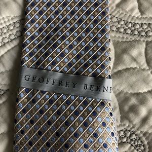 Geoffrey Beene tie.